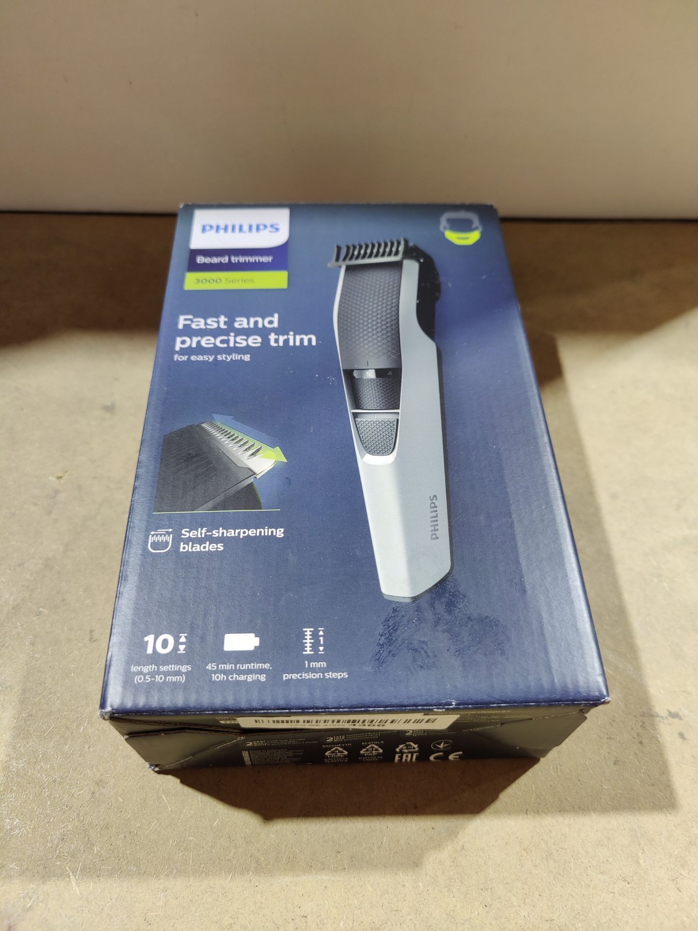 RRP £36.30 Philips Beard Trimmer Series 3000 with Lift & Trim system (Model BT3206/13) - Image 2 of 2