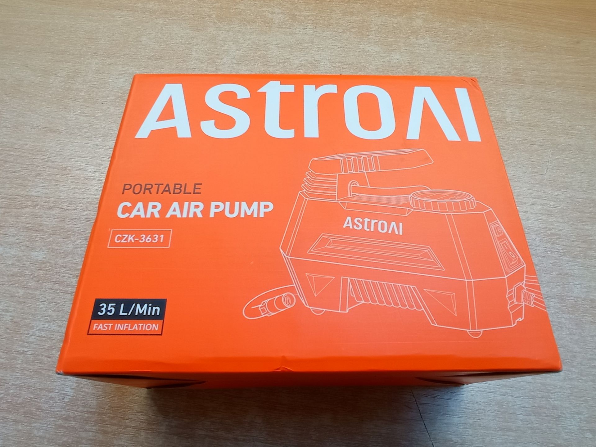 RRP £27.37 AstroAI Tyre Inflator Air Compressor 12V - Image 2 of 2