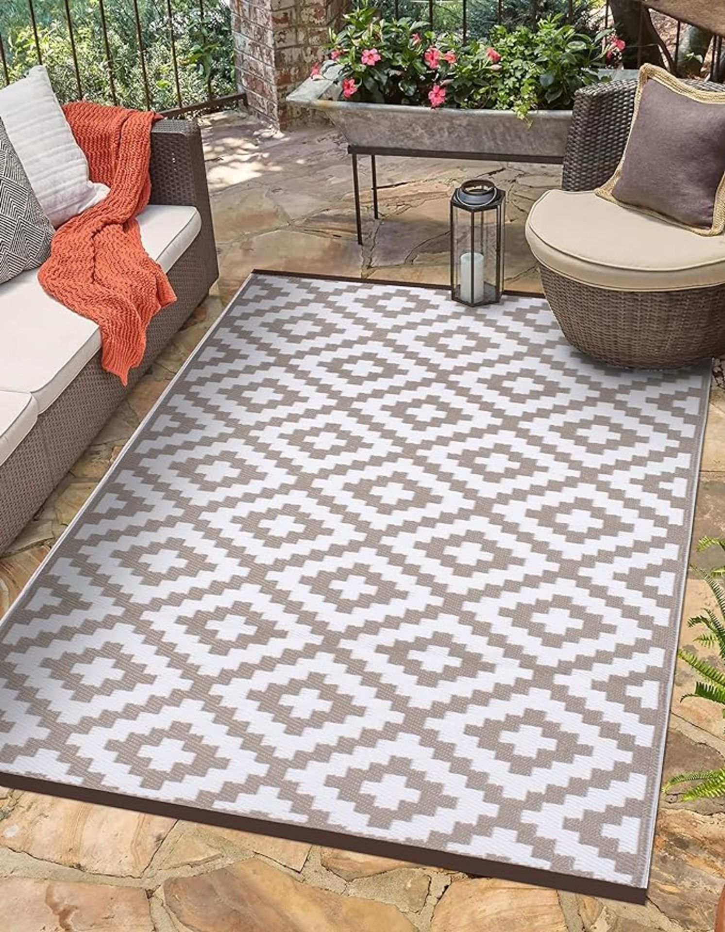 NIRVANA WHITE/TAUPE OUTDOOR RUG