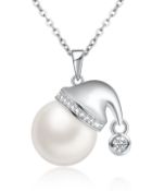RRP £10.71 SUE'S SECRET Elegant Santa Hat Pearl Necklaces Gift