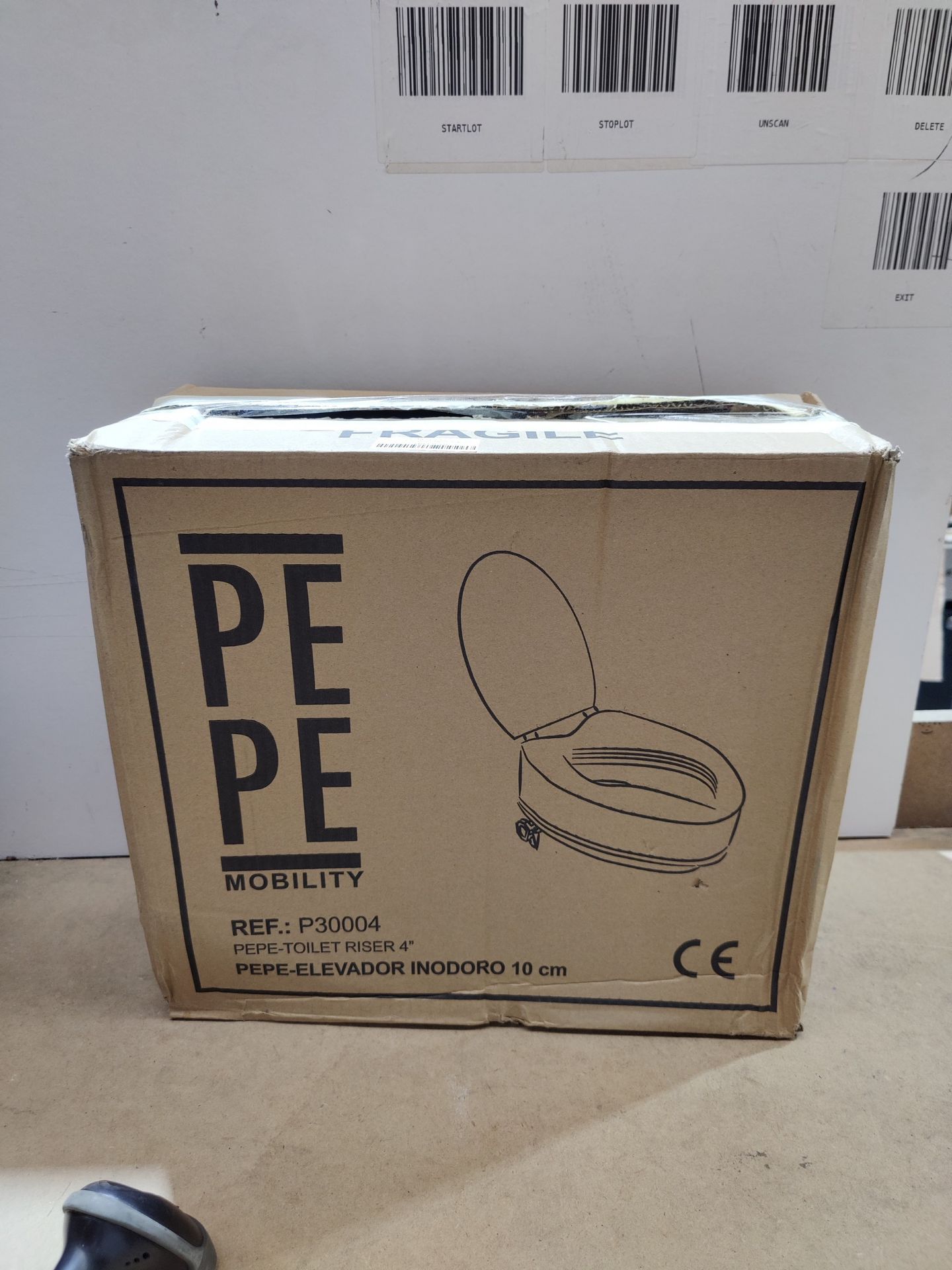 RRP £45.65 Pepe - Raised Toilet Seat with Lid 4 Inches - Image 2 of 2