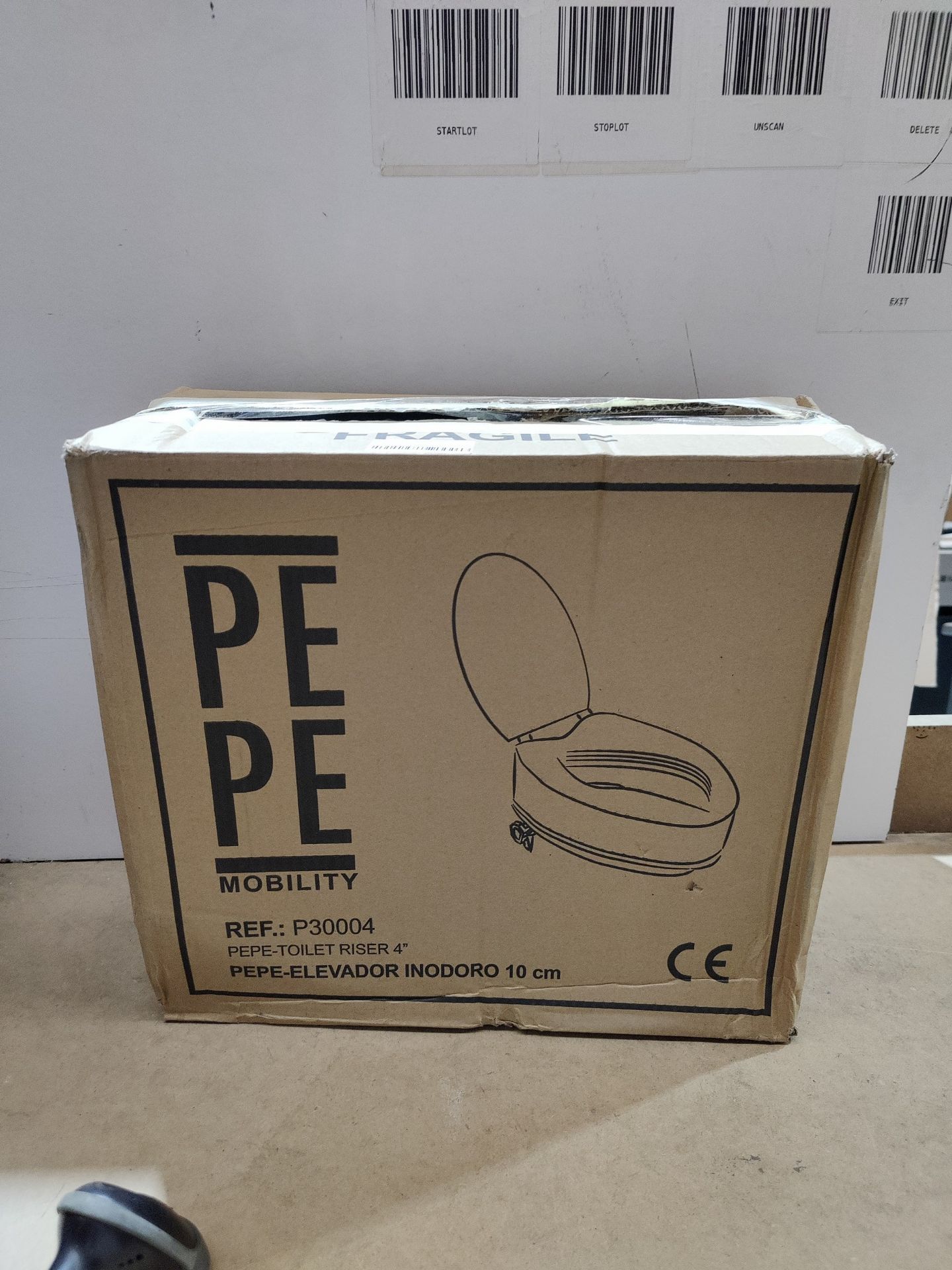 RRP £45.65 Pepe - Raised Toilet Seat with Lid 4 Inches - Image 2 of 2