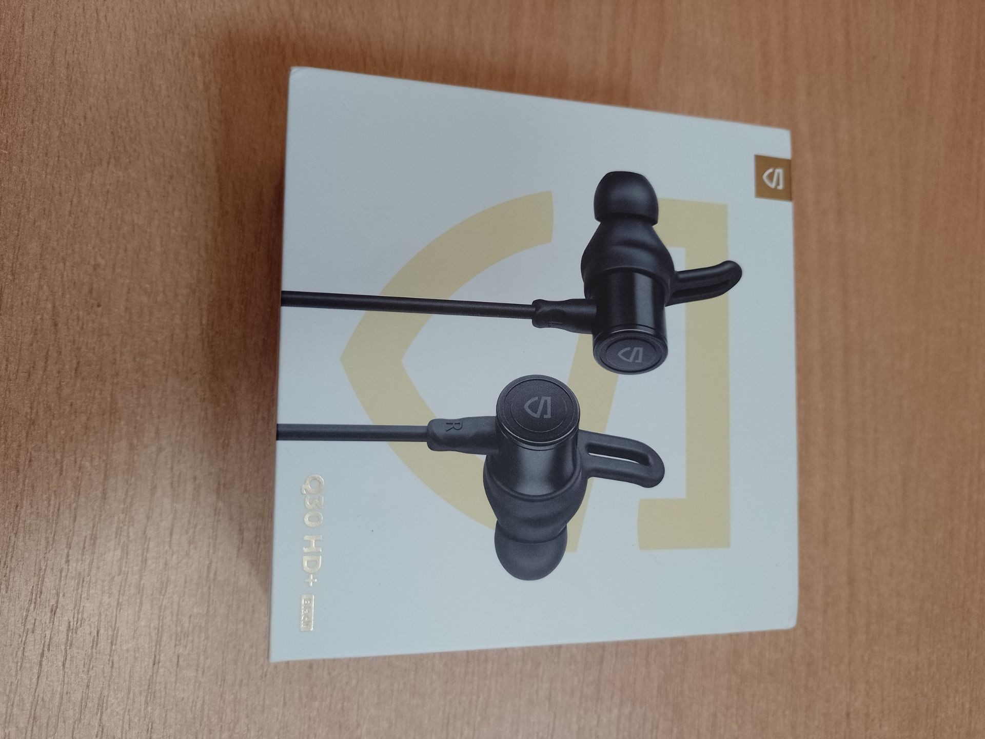 RRP £31.67 SoundPEATS Q30 HD+ Bluetooth Earphones with Mic - Image 2 of 2