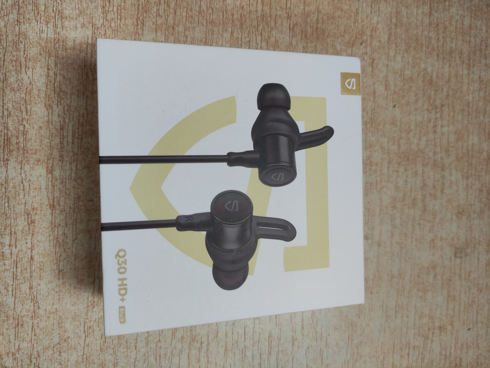 RRP £31.67 SoundPEATS Q30 HD+ Bluetooth Earphones with Mic - Image 2 of 2