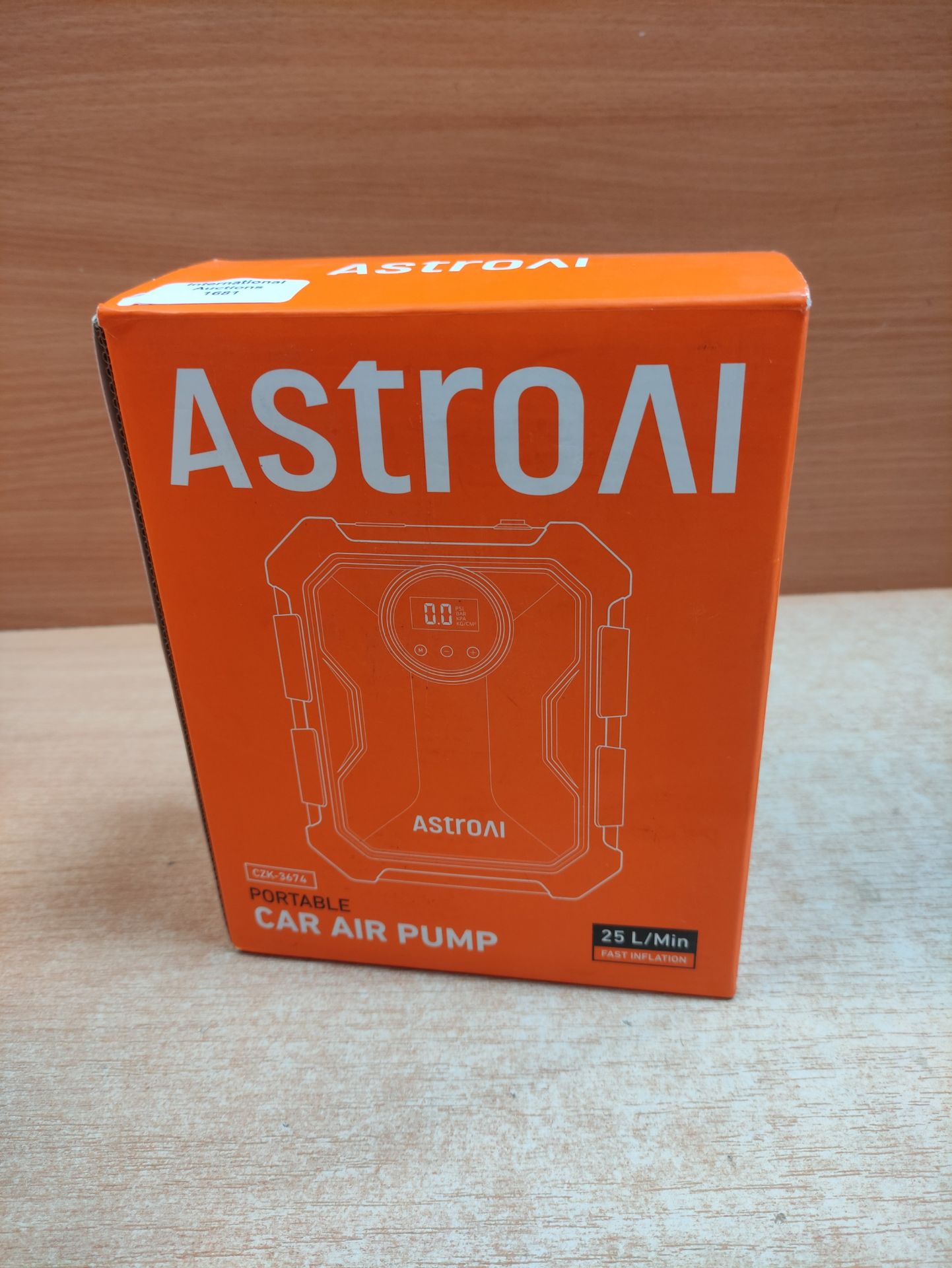 RRP £25.11 AstroAI Tyre Inflator 12V DC Portable Air Compressor - Image 2 of 2