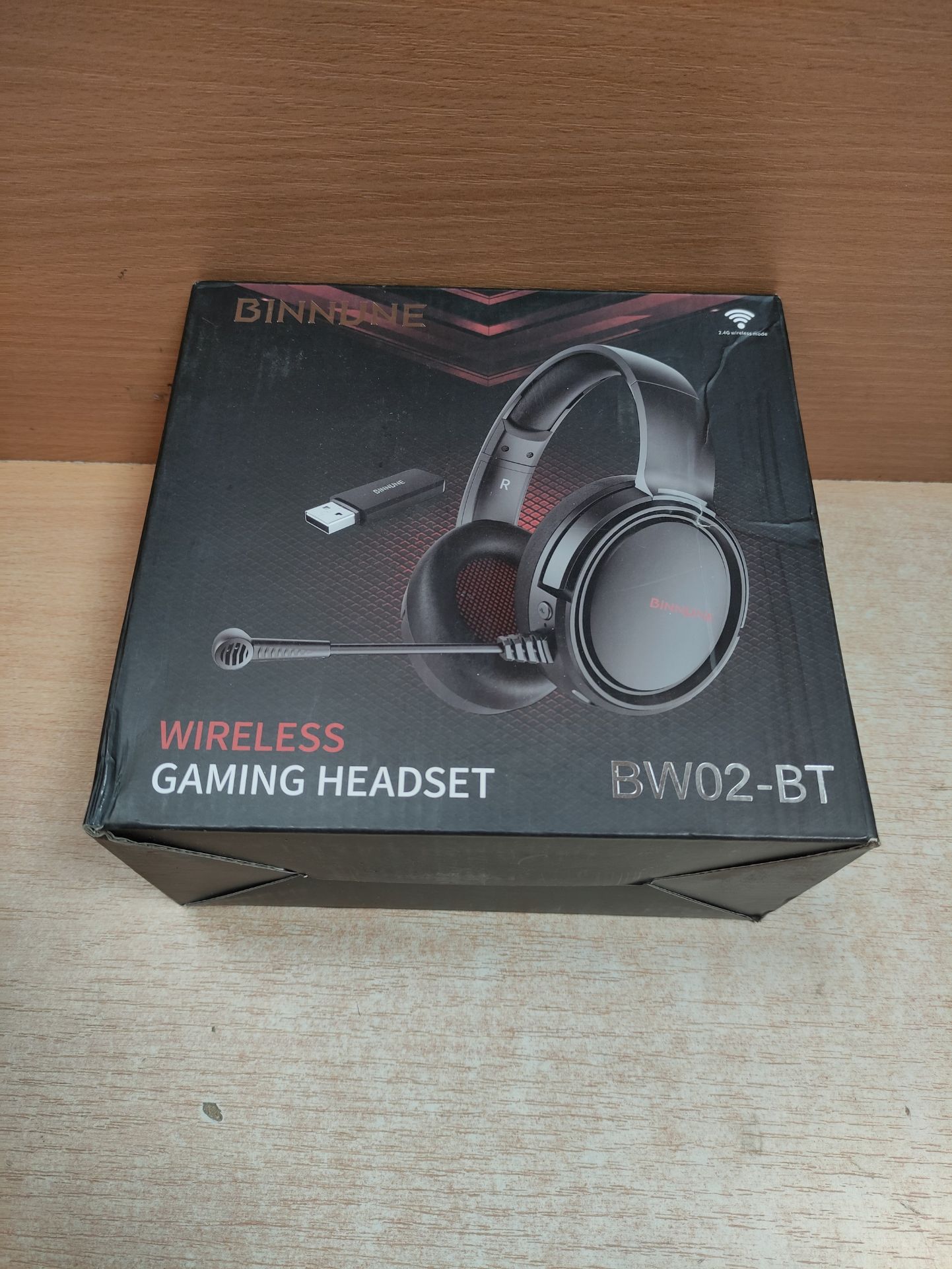 RRP £36.52 BINNUNE 2.4GHz/Bluetooth Wireless Gaming Headset with Mic for PC PS4 PS5 - Image 2 of 2