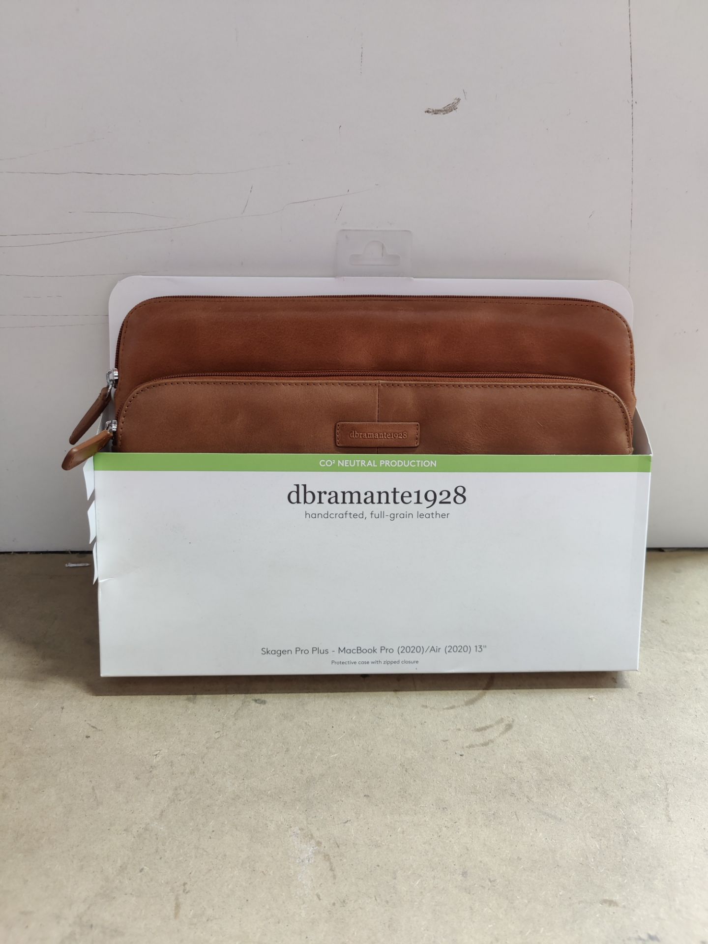 2 Items In This Lot. 2X DR BRAMANTE 1928 MACBOOK PRO AIR SLEEVE TOTAL RRP £139.98