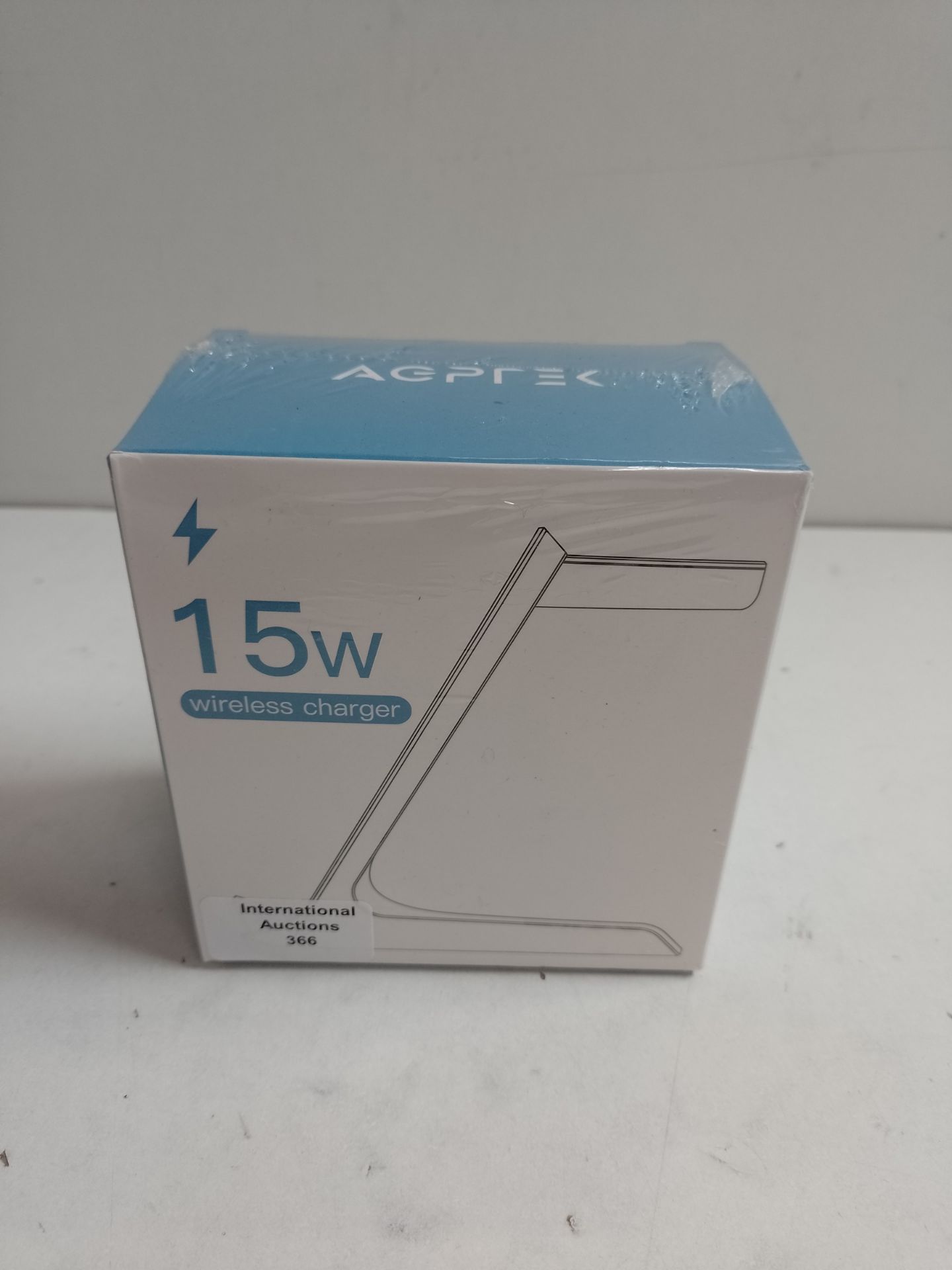 RRP £27.39 AGPTEK 3 in 1 Wireless Charging Station - Image 2 of 2