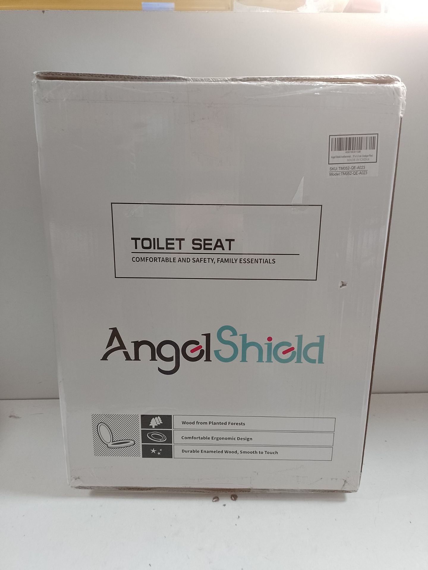 RRP £45.65 Angel Shield Antibacterial Wooden Soft Close Toilet - Image 2 of 2
