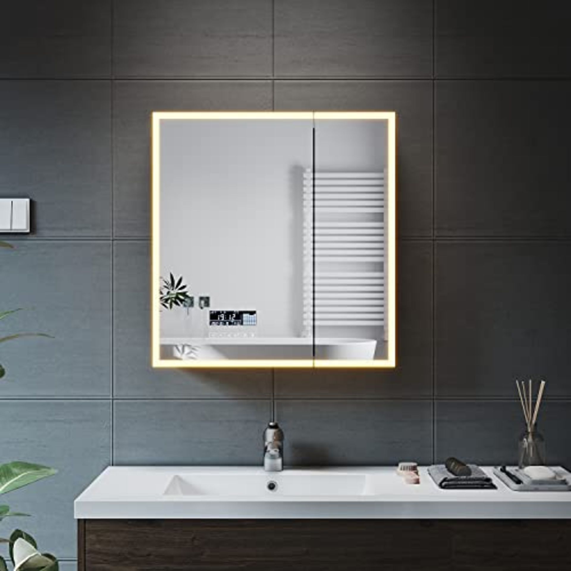 RRP £285.40 ELEGANT LED Illuminated Bathroom Mirror Cabinet with
