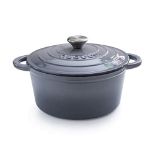 RRP £49.07 Cast Iron Pot with Lid Non-Stick Ovenproof Enamelled