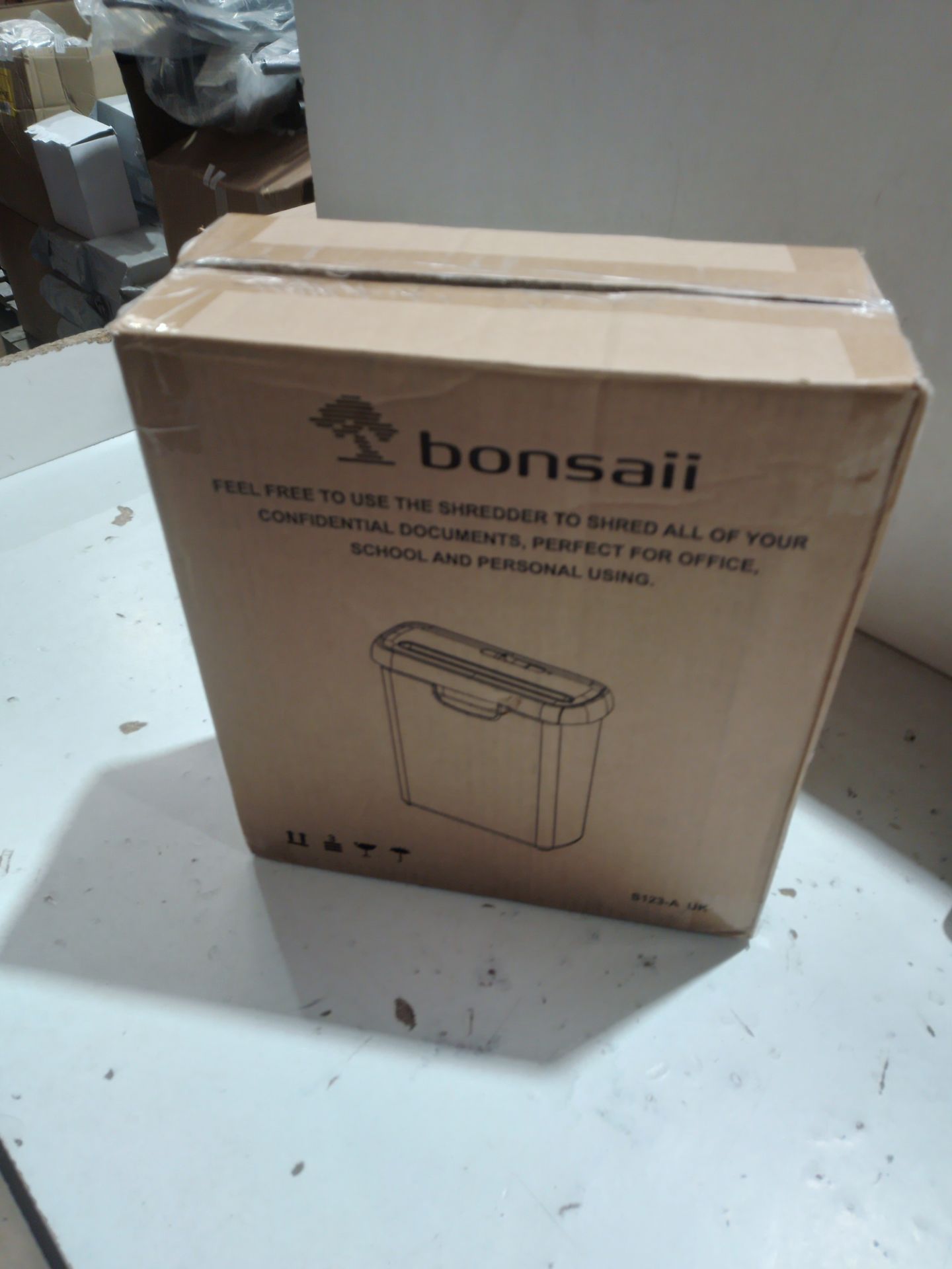 RRP £28.52 Bonsaii 6-Sheet Strip-Cut Paper Shredder - Image 2 of 2