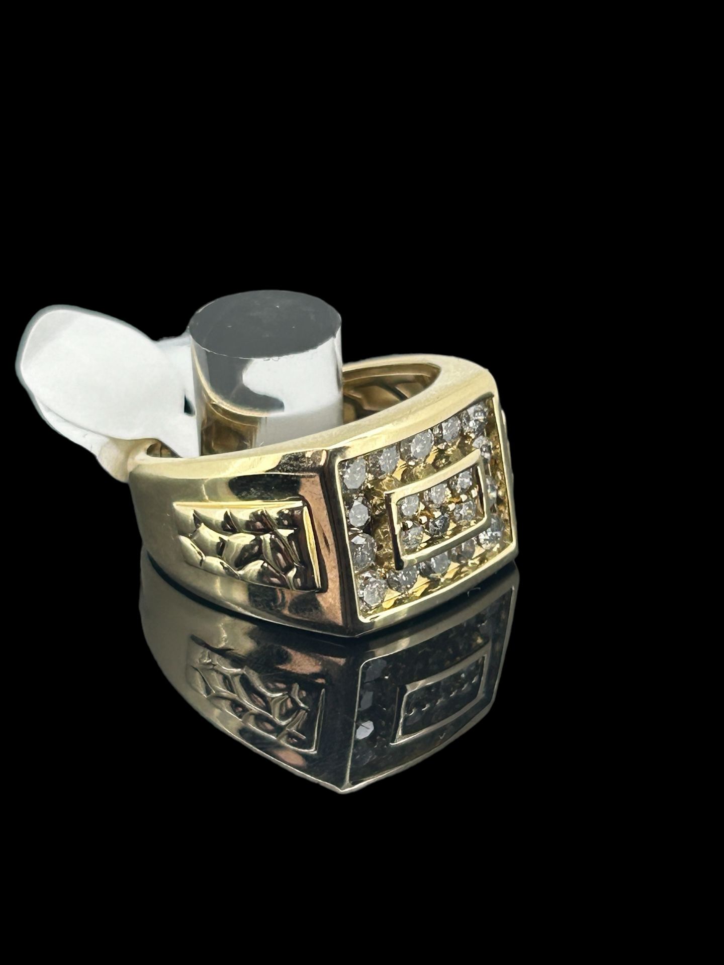 10k gold ring set with 1 carat of diamonds - Image 2 of 2