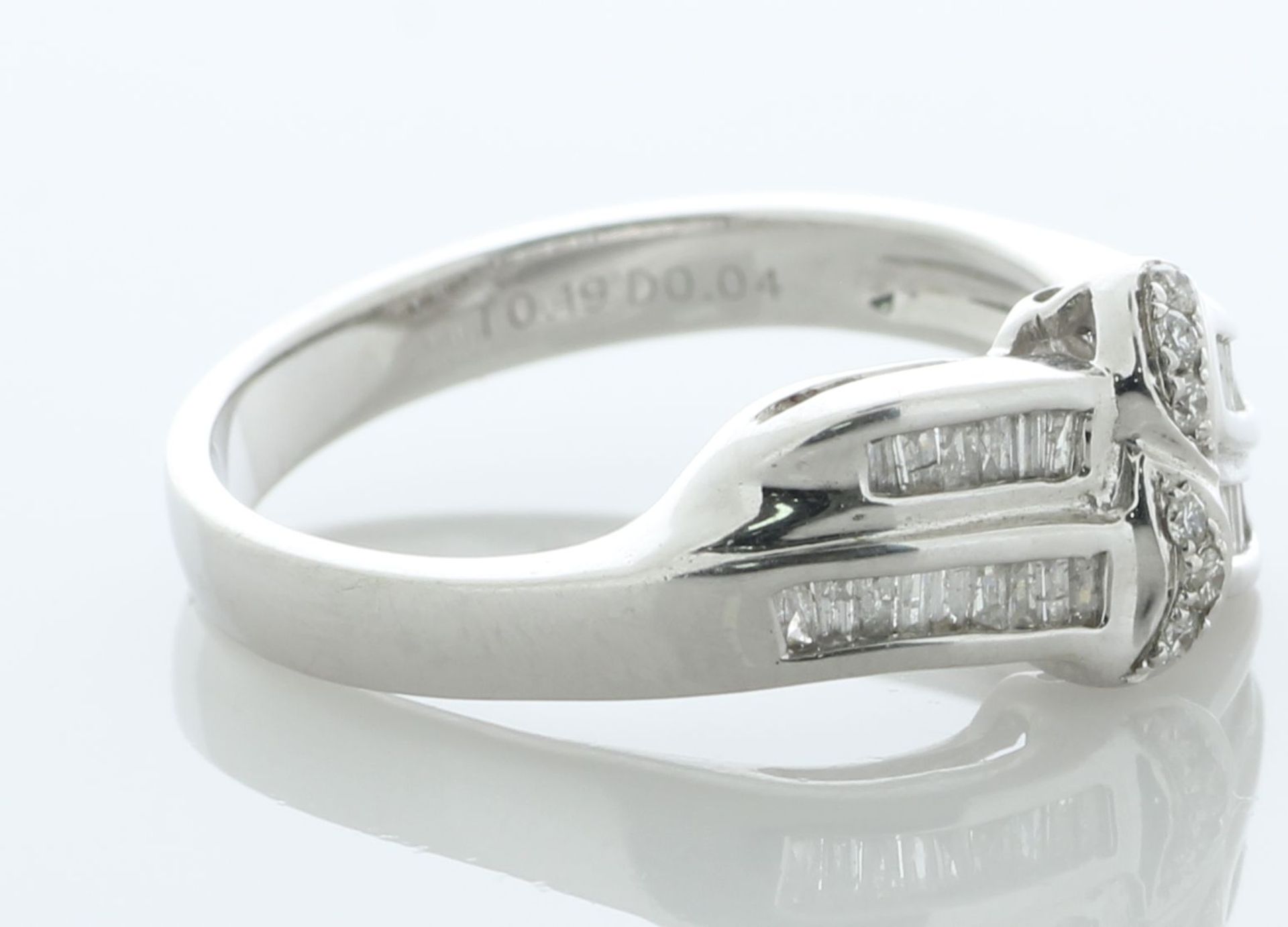 18ct White Gold Diamond 'Bow' Ring 0.23 Carats - Valued By AGI £2,195.00 - A stunning 18ct white - Image 4 of 6