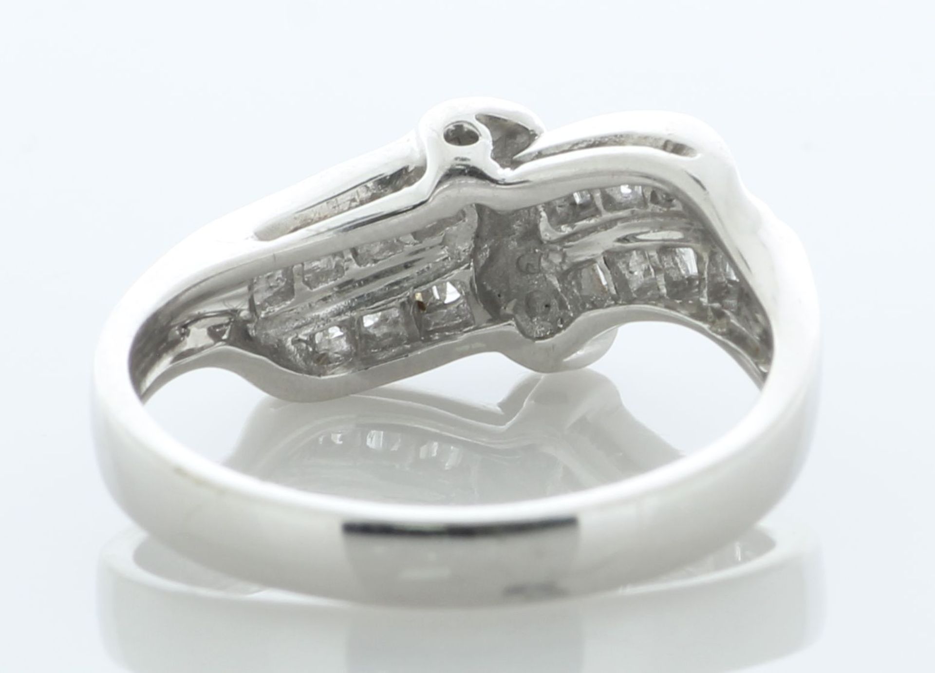 18ct White Gold Diamond 'Bow' Ring 0.23 Carats - Valued By AGI £2,195.00 - A stunning 18ct white - Image 5 of 6