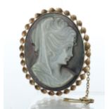 10ct yellow Gold Onyx Cameo Brooch - Valued By AGI £4,995.00 - 10c yellow gold cameo brooch,