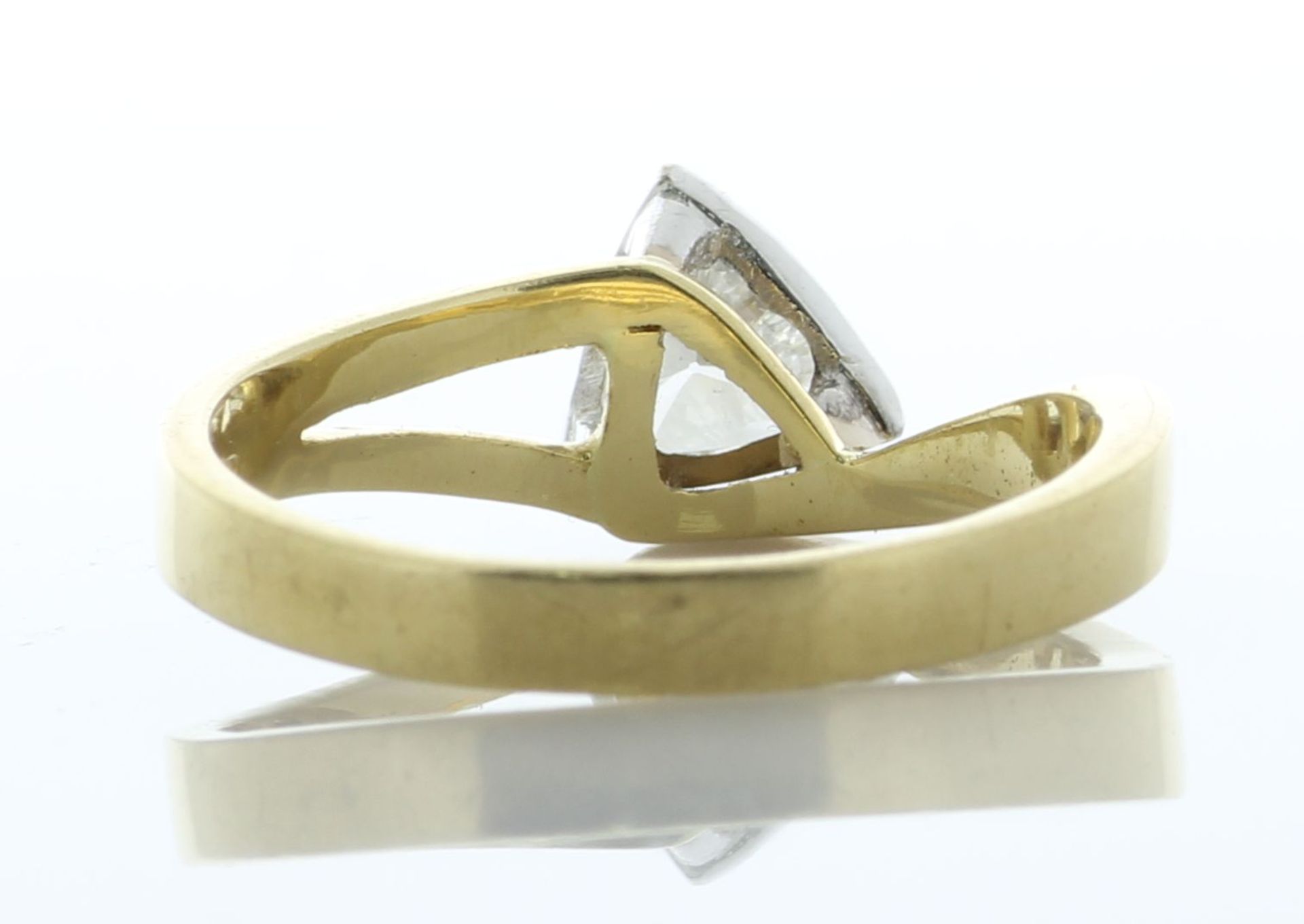 18ct Yellow Gold Trillion Diamond Ring 0.90 Carats - Valued By AGI £5,475.00 - One natural - Image 4 of 5