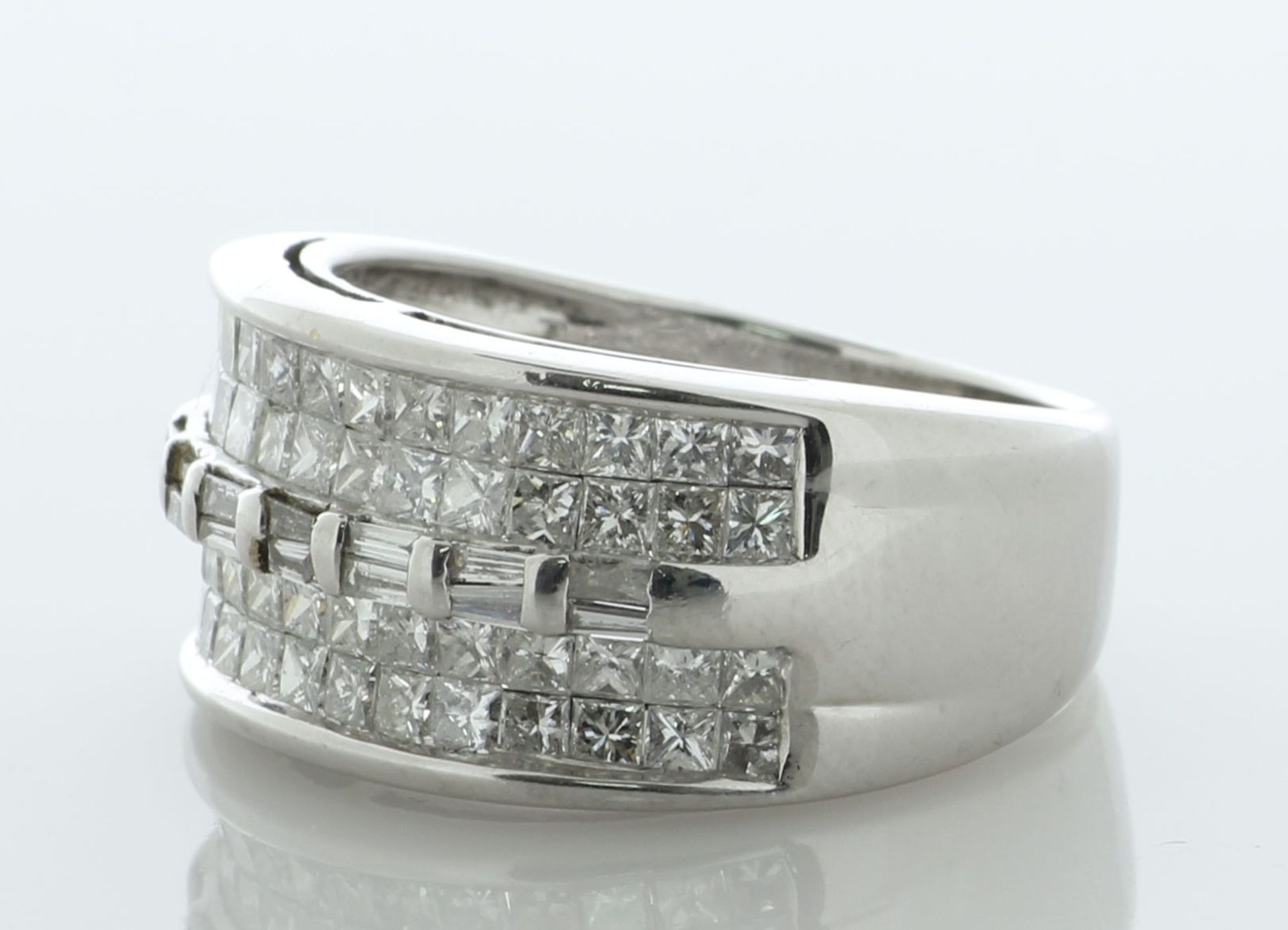 18ct White Gold Ladies Half Eternity Diamond Ring 2.00 Carats - Valued By AGI £6,995.00 - A row of - Image 3 of 5