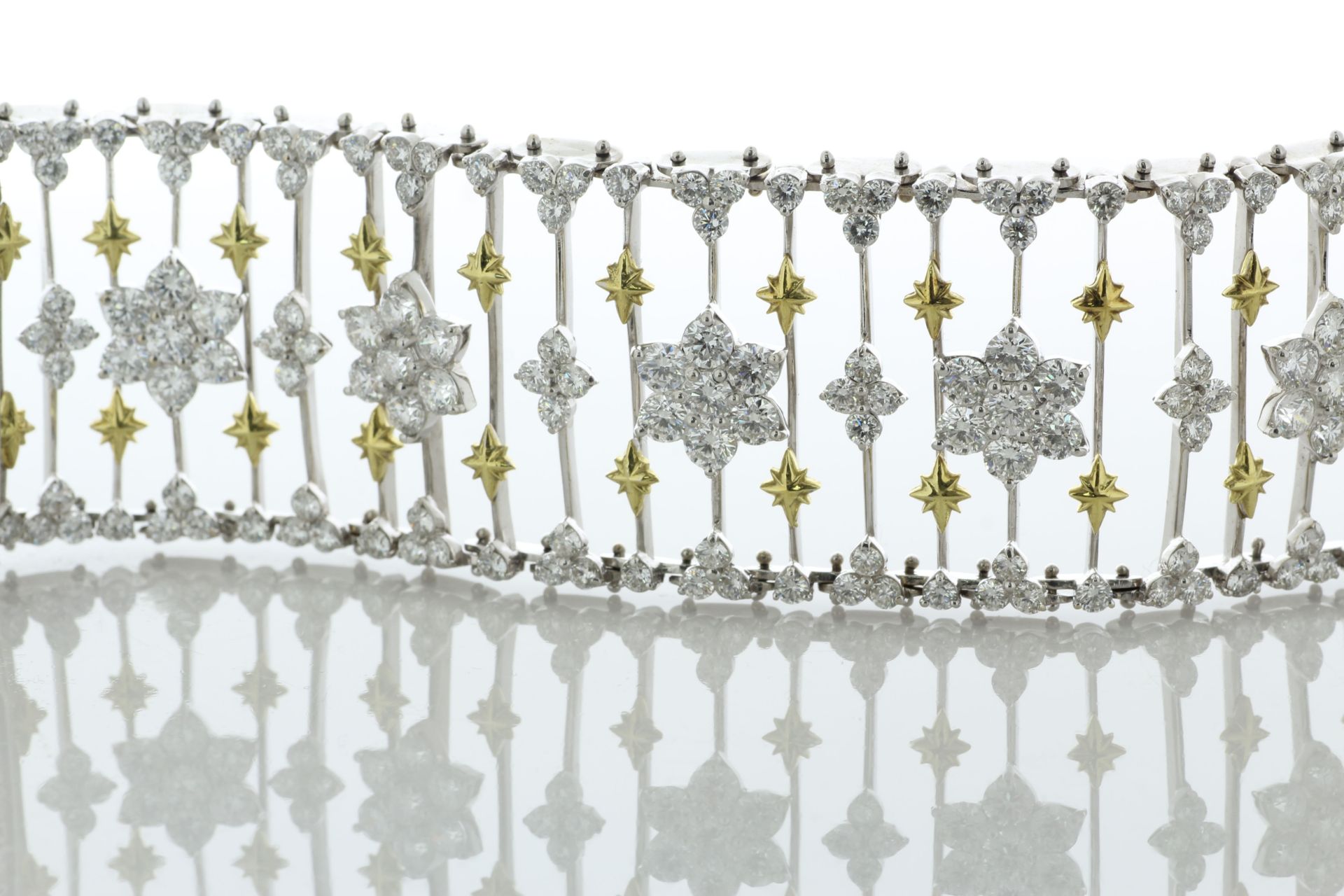 18ct White And Yellow Gold Stambolian Diamond Bracelet 20.67 Carats - Valued By AGI £89,500.00 - - Image 4 of 6