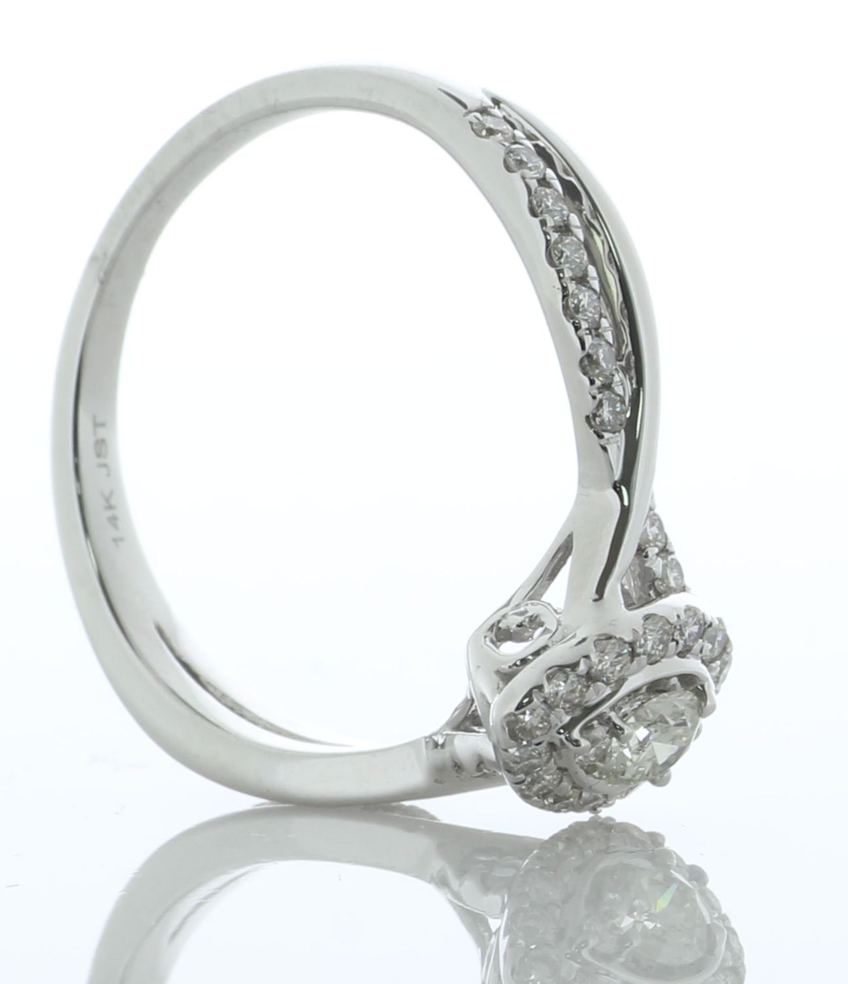 14ct Gold Illusion Halo Diamond Ring 0.75 Carats - Valued By AGI £3,110.00 - One round brilliant cut - Image 5 of 6