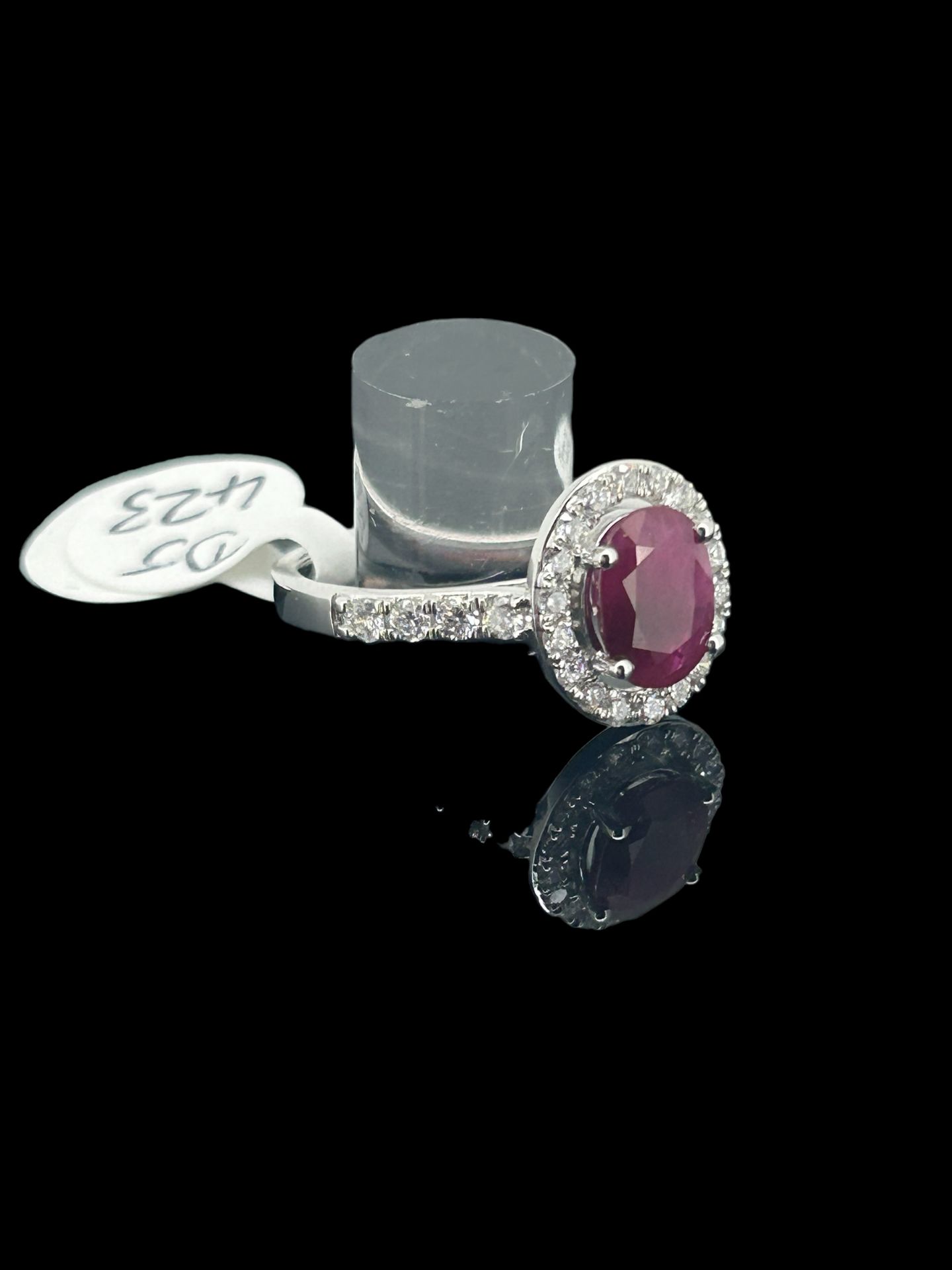 9 carat white gold diamond and ruby ring - Image 2 of 2