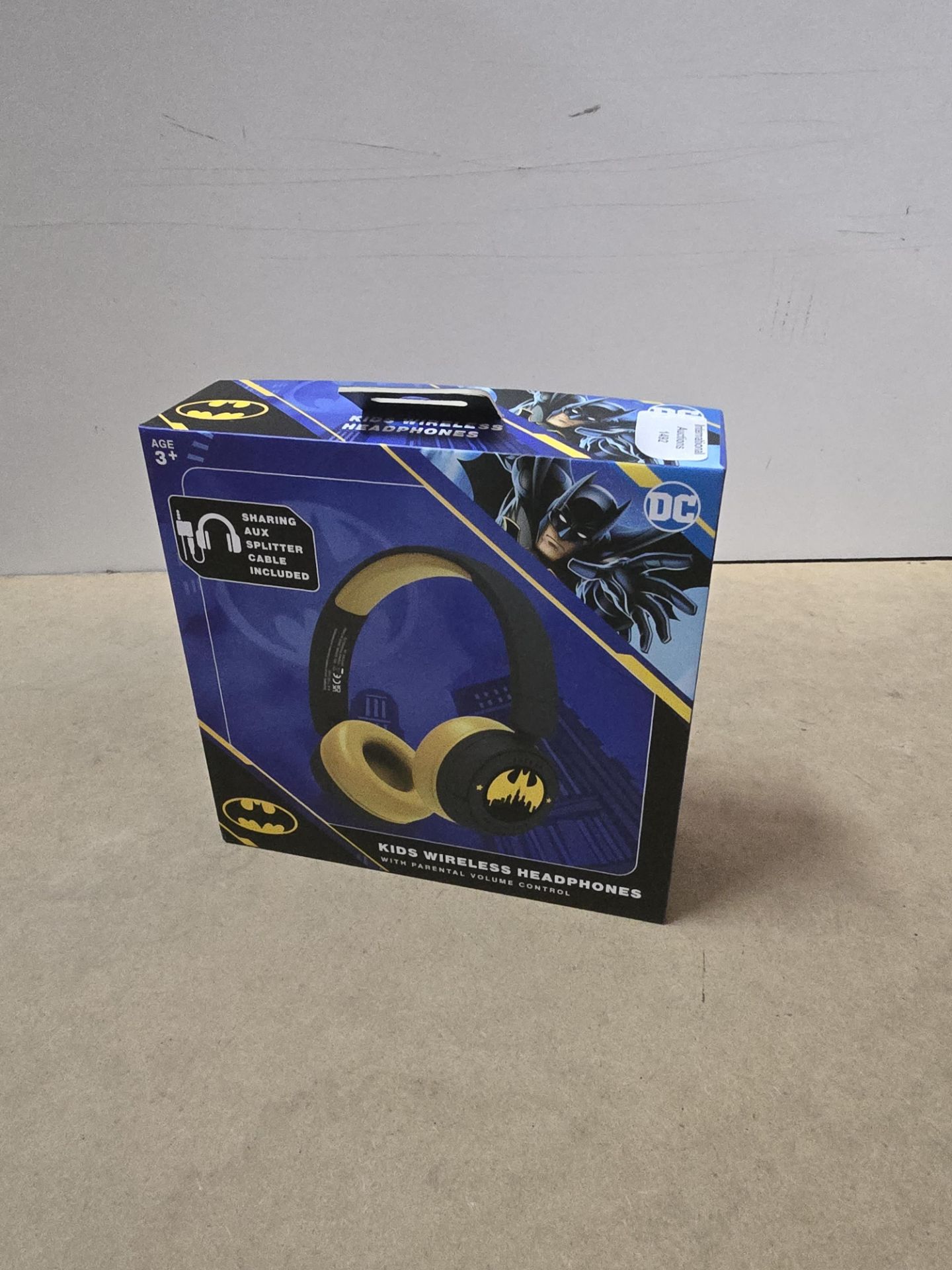 RRP £11.95 OTL Technologies DC0984 Batman Gotham City Kids Wireless Headphones - Grey - Image 2 of 2