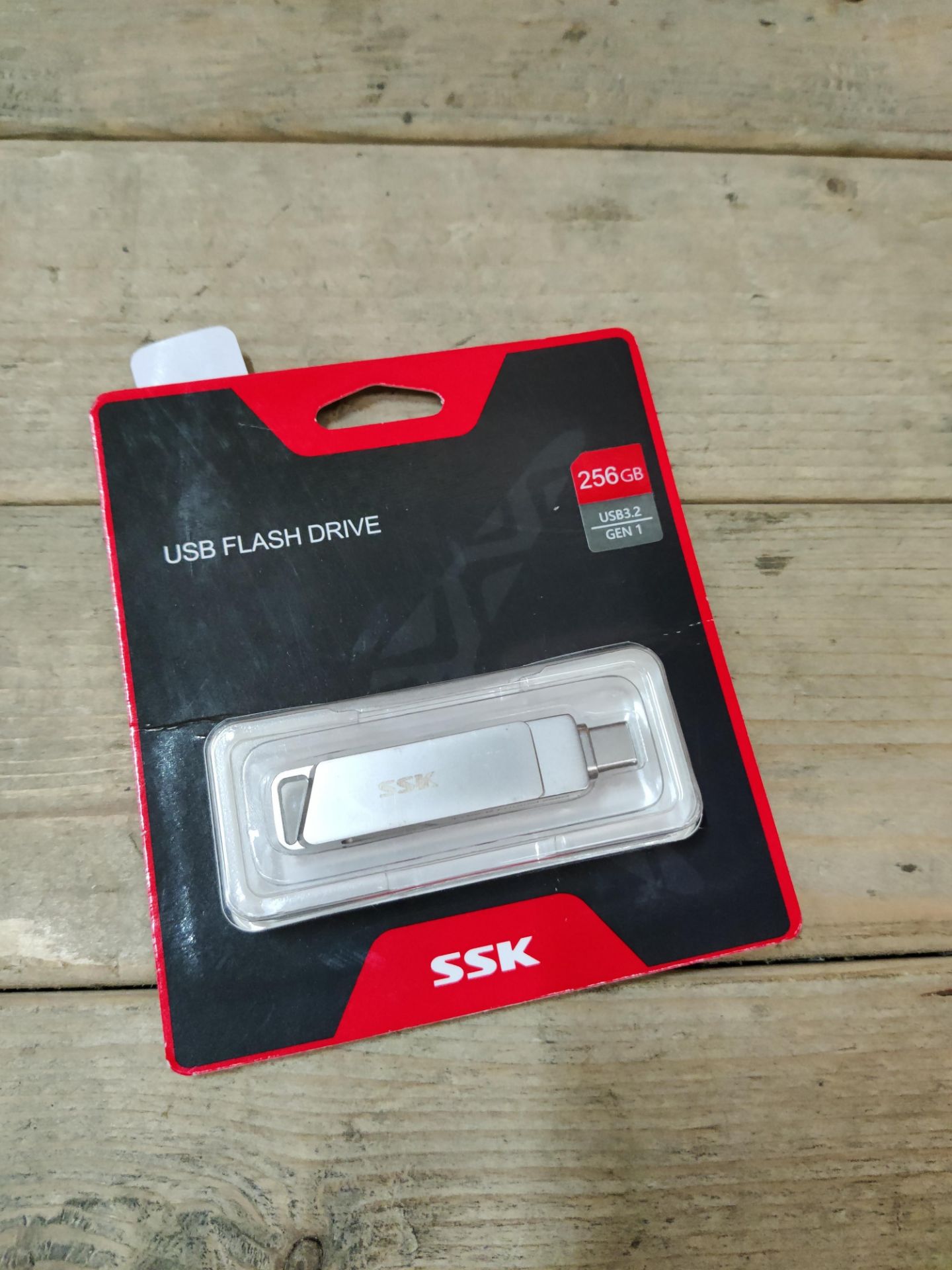 RRP £26.00 SSK 256GB USB C Flash Drive 150MB/s Transfer Speed - Image 2 of 2