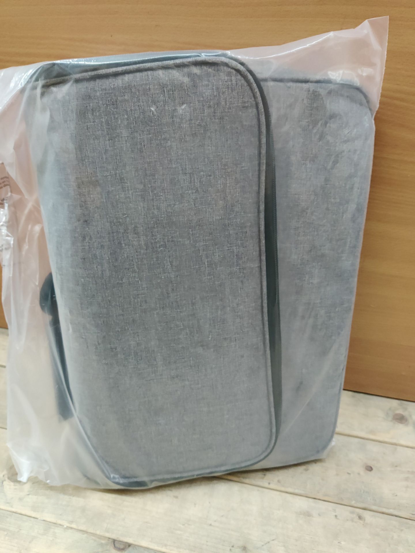 RRP £28.52 Lifewit 30L (50-Can) Soft Cooler Bag with Hard Liner - Image 2 of 2