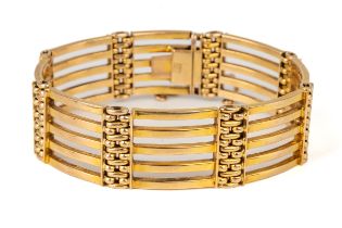 A 9ct yellow gold five-bar gate-link bracelet, total gross weight approx 25.8g Good condition,