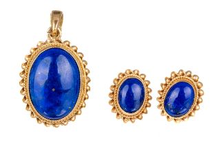 A 9ct yellow gold and lapis lazuli pendant and earring set, the oval pendant approx 2.5cm,