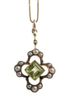 An Edwardian 15ct yellow gold peridot and seed pearl pendant, set with a square-cut peridot