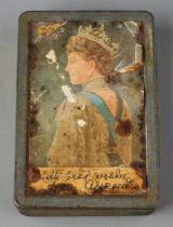 WWI: a Queen Alexandra Christmas 1914 gift tin containing its original cigarettes, each bearing