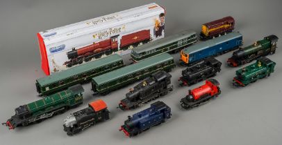 Assorted model trains to include: Pennsylvania 13, Hornby "Desmond 7", Lima EWS 08720; Hogwarts