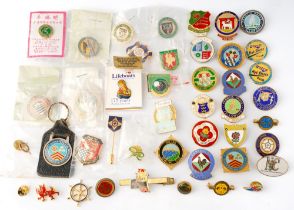 A collection of enameled badges, including various bowling clubs around the UK, approx 40, plus a