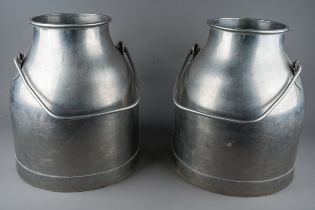 Two vintage milk churns, approx. 36 cm high (2)