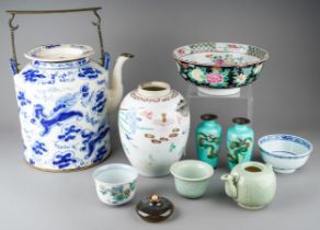 A collection of 19th-20th century Chinese porcelain, to include very large Chinese blue and white