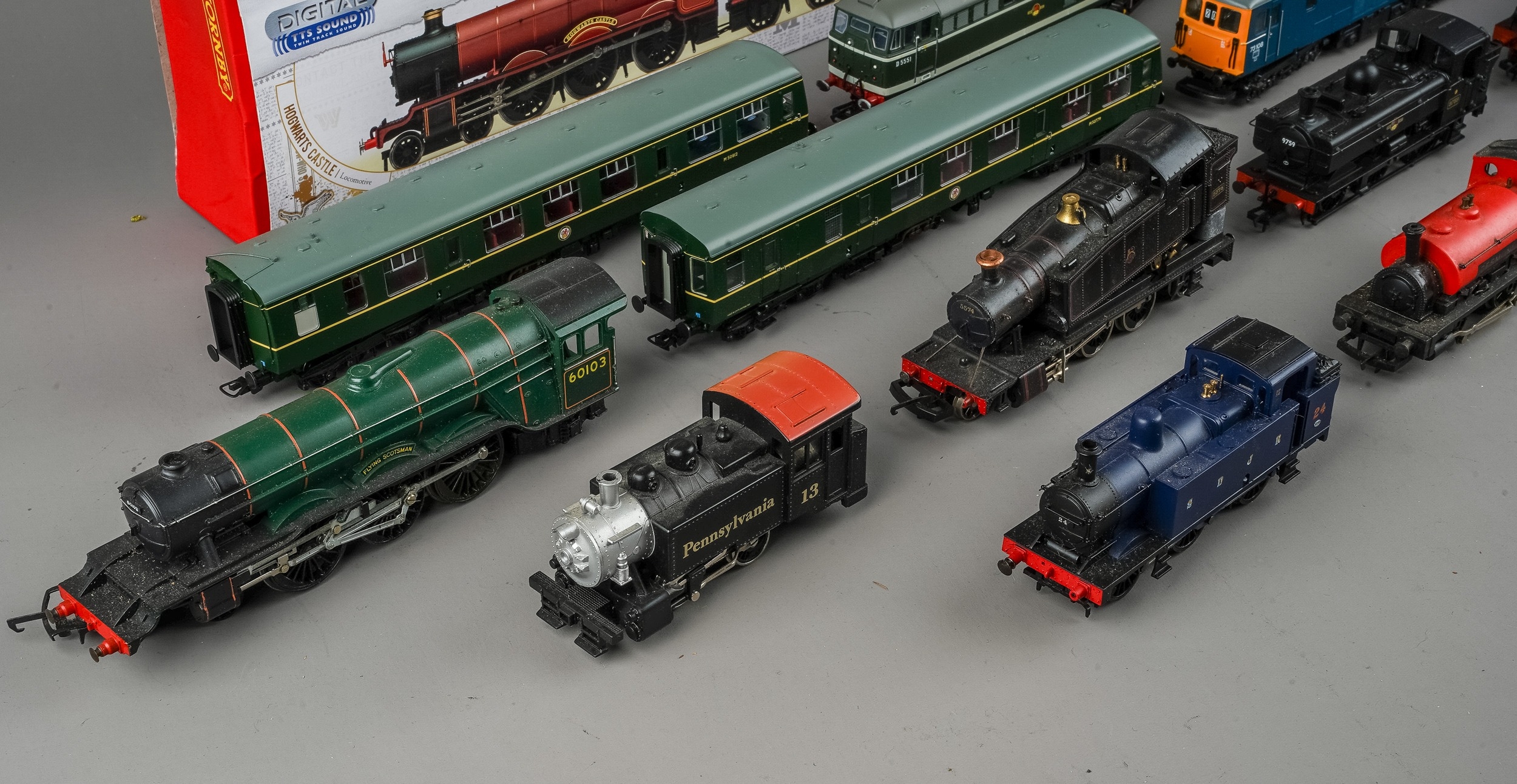 Tunnel D'occasion Pour Train HO - Bois Peint - 16x14xHt 13,5cm (Marque Marklin/Hornby)