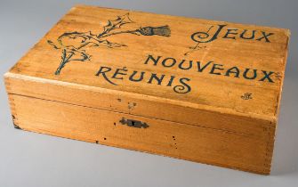 French pine Jeux Nouveaux Reunis book full of content of individually boxed children's games,