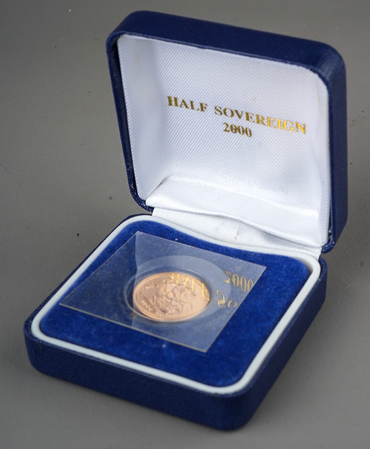Gold Half sovereign, year 2000, boxed In good condition - Image 3 of 3