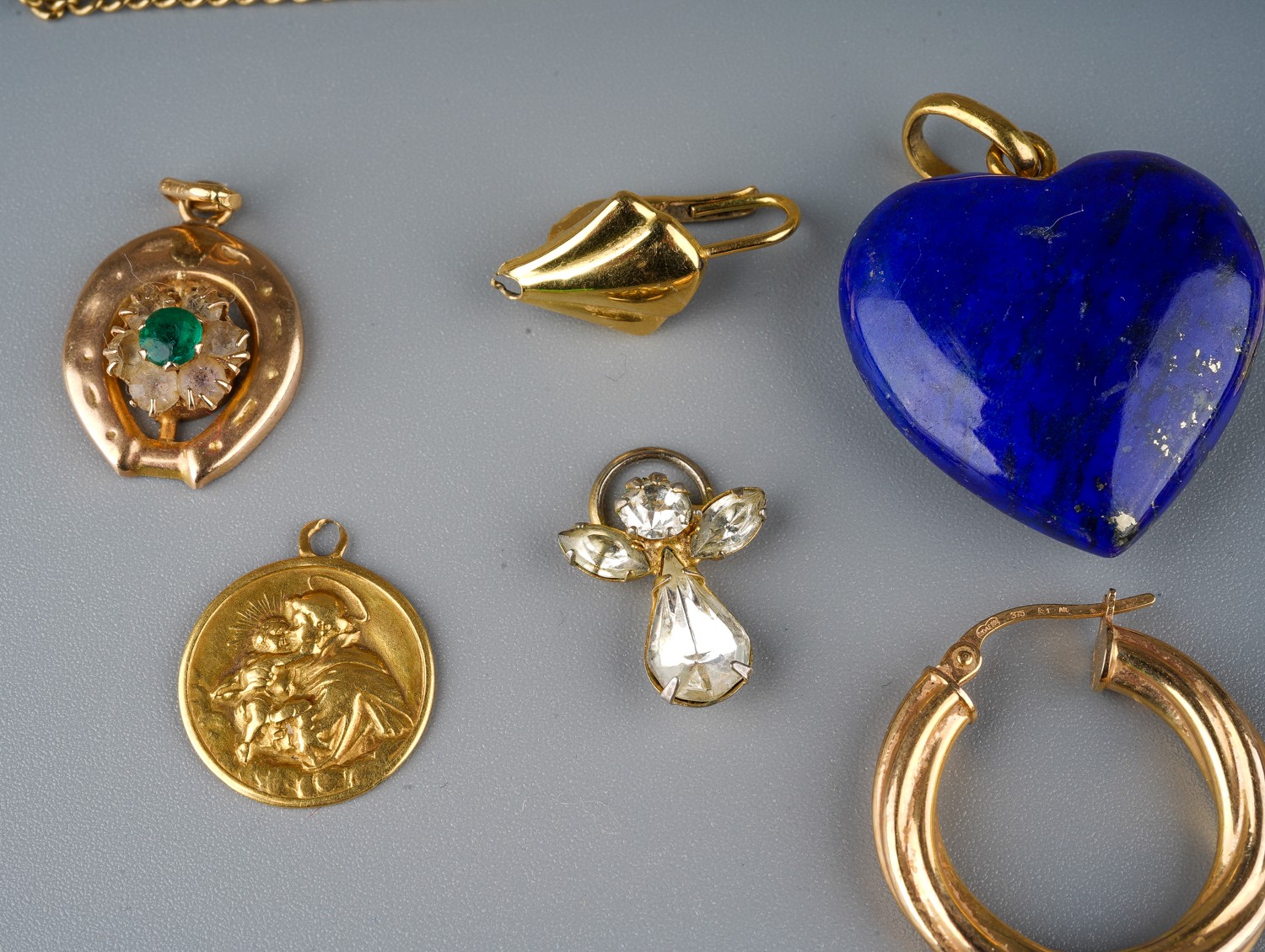 A lapis lazuli hear pendant, on a yellow gold bale stamped '750', gross weight approx 9g; a 9ct gold - Image 3 of 3