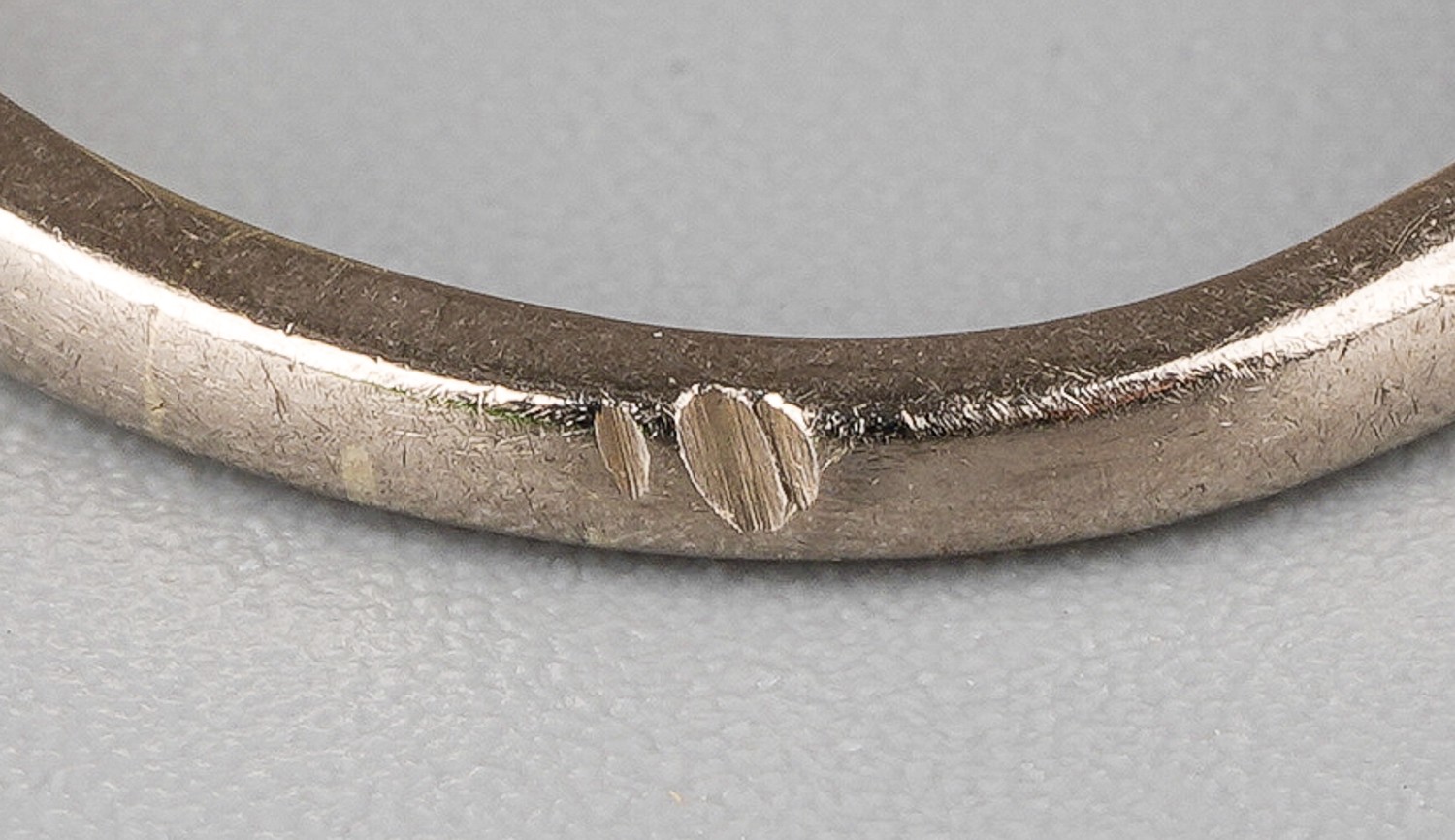 An 18ct white gold and diamond half eternity ring, size O, total gross weight approx 3.7g; and a 9ct - Bild 5 aus 5