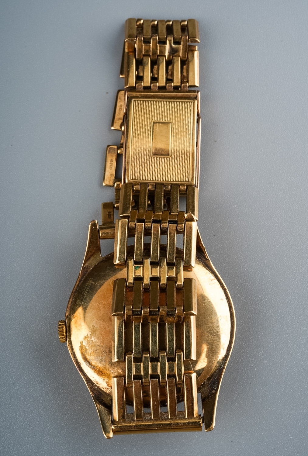 A gentleman's 9ct yellow gold Rotary wristwatch, integral 9ct gold strap, total gross weight - Image 5 of 6