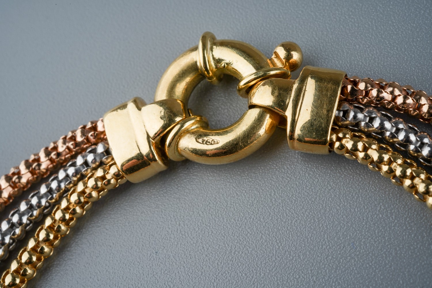 An 18ct tri-gold bracelet, 19cm long, gross weight approx 14g Good condition - Image 3 of 4