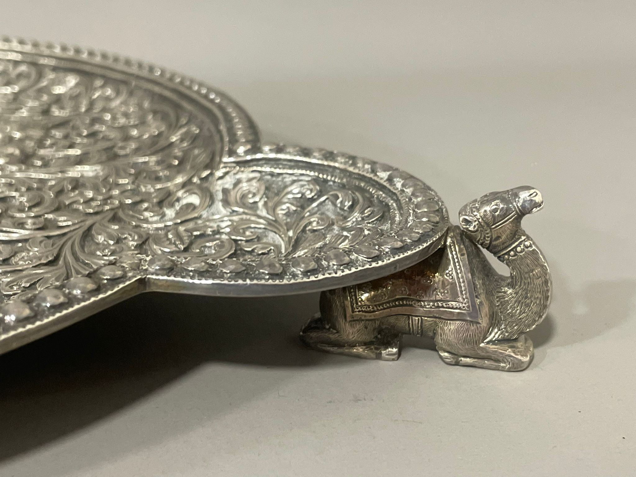 Fine late 19th century Indian Kutch silver tray attributed to Oomersi Mawji of Bhuj. Decorated - Image 5 of 5