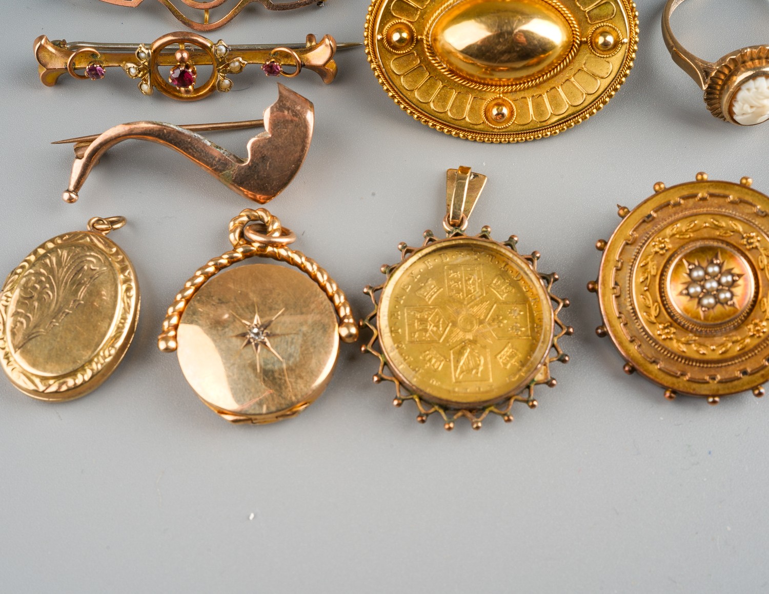 A group of gold jewellery, including 9ct gold lockets, Victorian brooch, Edwardian peridot and - Image 2 of 5