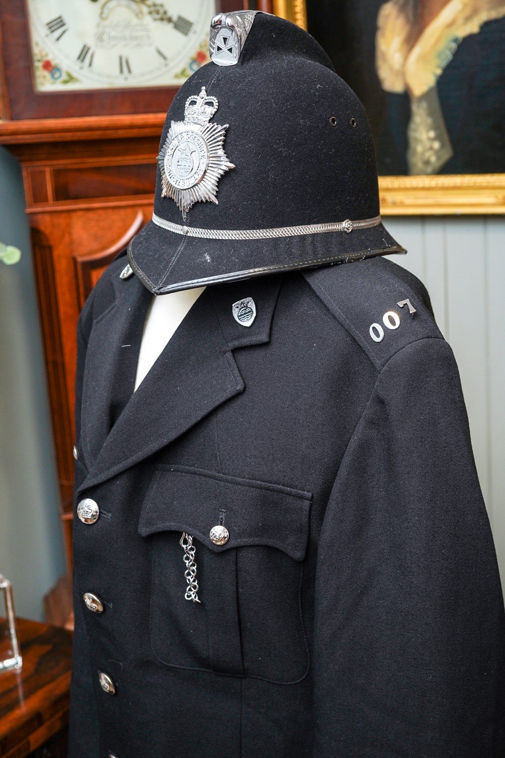 Vintage Cambridgeshire police uniform including helmet, circa 1990 In good original condition - Image 4 of 8