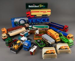 One tray of commercial diecast from various makers including Corgi (q)