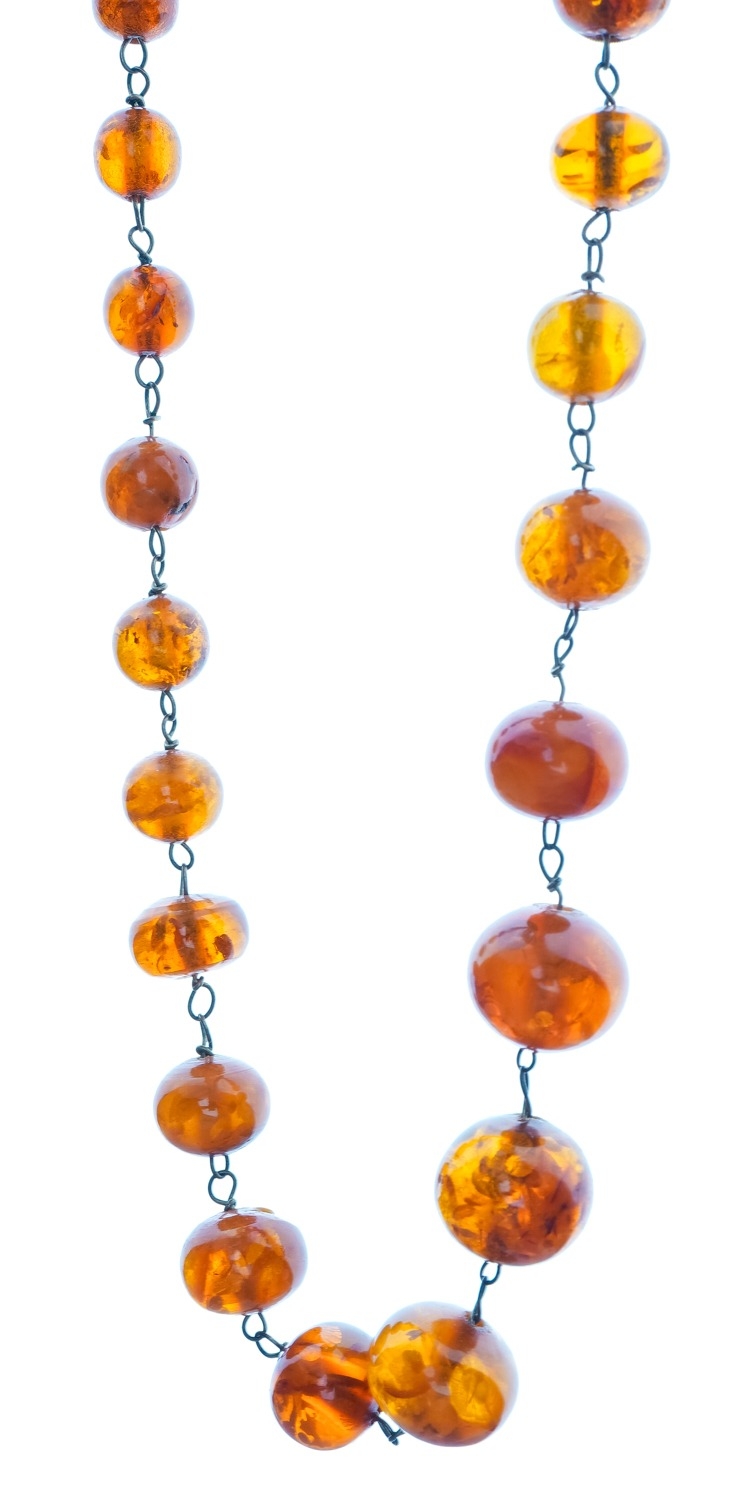 A graduated amber bead necklace, 46cm long, total gross weight approx 22g Good, wear commensurate - Bild 3 aus 3
