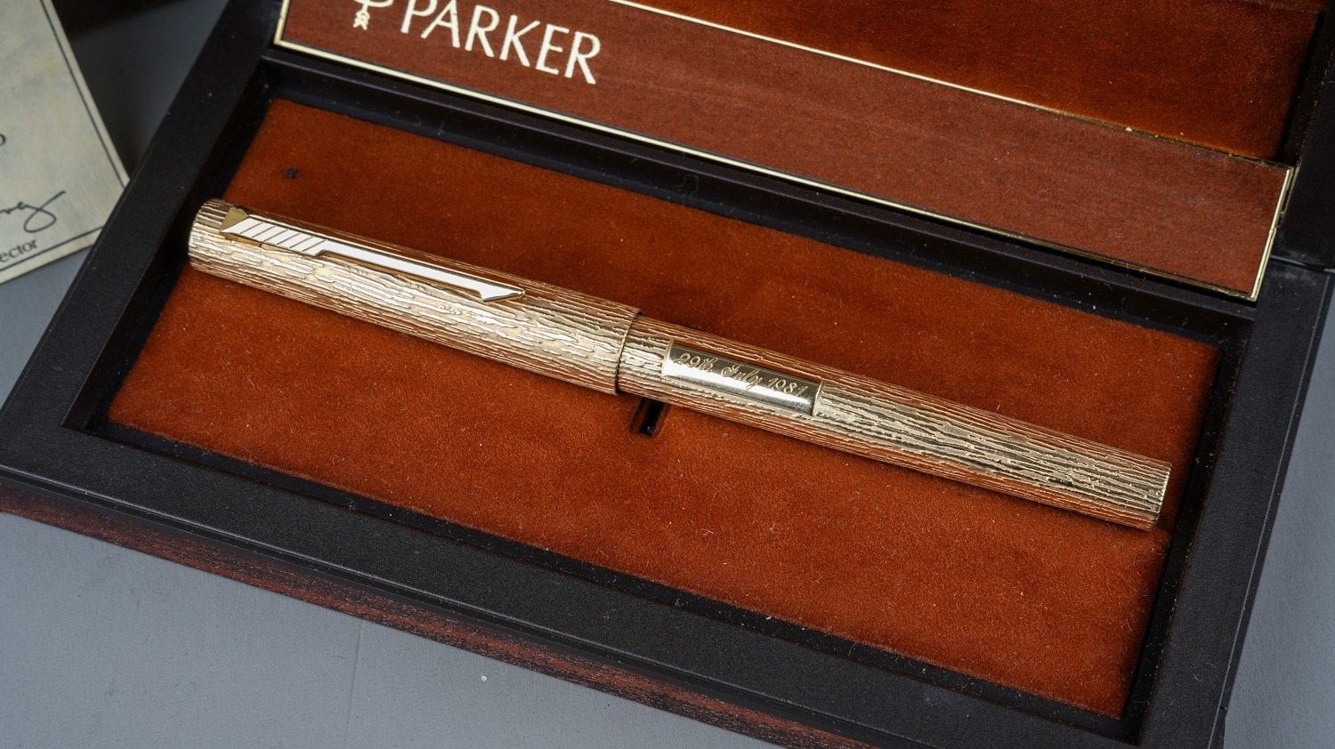 A Parker 105 rolled gold Royal Wedding 1981 commemorative fountain pen no. 108/1000, with - Image 3 of 7