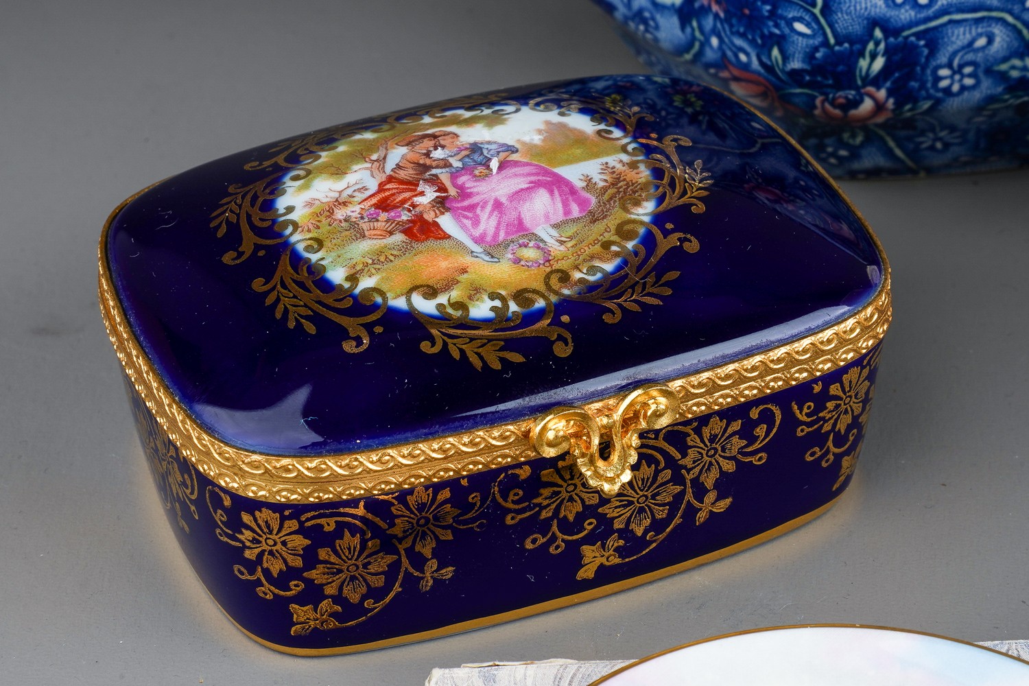A Limoges cobalt blue table snuff box and cover, the cover painted with 18th Century lovers, the - Image 3 of 6